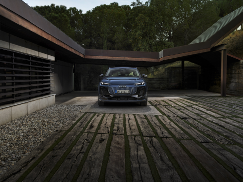 Experience Vorsprung durch Technik: the new Audi Q6 e-tron image