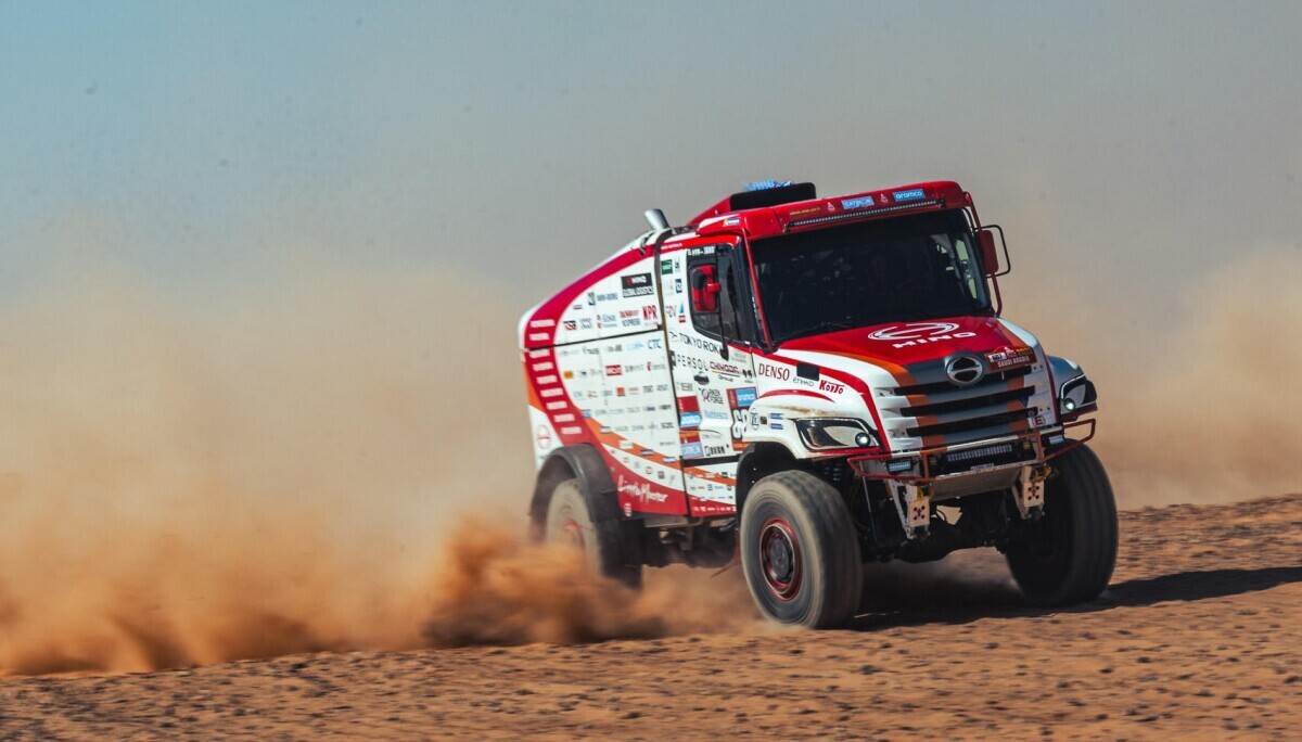 HINO SCORES 34TH CONSECUTIVE FINISH IN DAKAR RALLY image