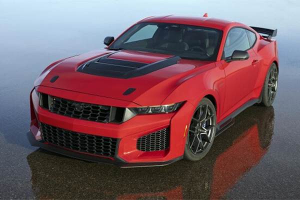 RACE-BRED STREET CRED: FORD MUSTANG DARK HORSE SC FROM FORD RACING IS MOST ADVANCED, POWERFUL, AND TRACK-CAPABLE DARK HORSE YET image