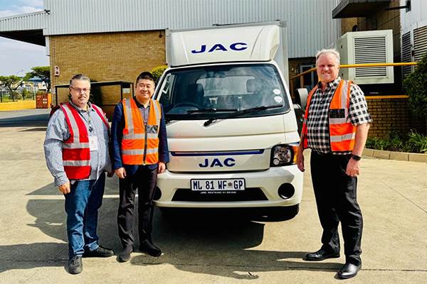 Top JAC Motors Delegation Celebrates 8-Year Local Trading Milestone image