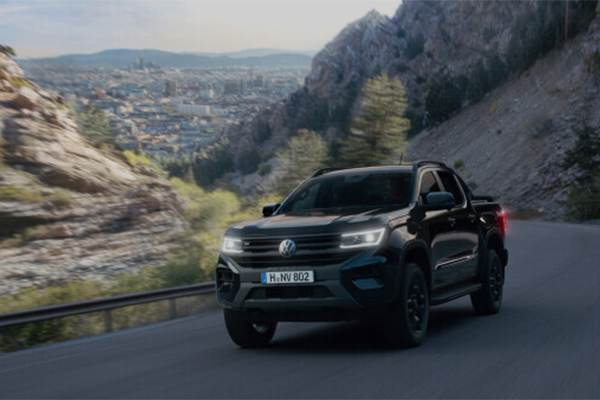 Volkswagen strengthens Amarok model line-up with introduction of the Dark Label image