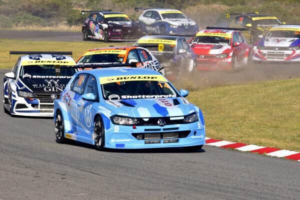Fearsome East London Grand Prix circuit lives up to its reputation following GTC SupaCup and Volkswagen Polo Cup races image