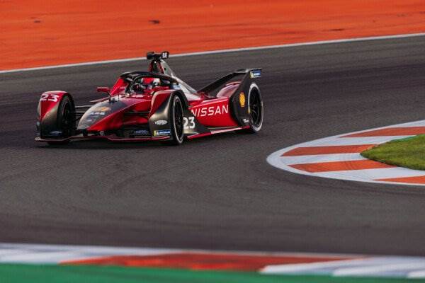 Nissan e.dams concludes successful pre-season test in Valencia image