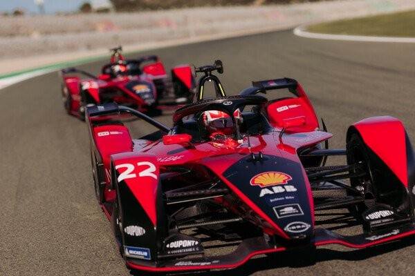 Nissan e.dams ready for Season 8 inaugural double-header image