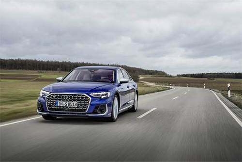 Inspirational performance in the luxury class: The Audi S8 TFSI quattro image