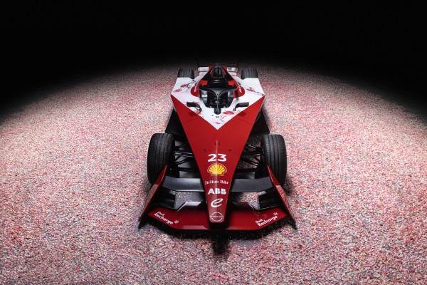 Nissan Formula E Team unveils striking cherry blossom livery for Season 9 image