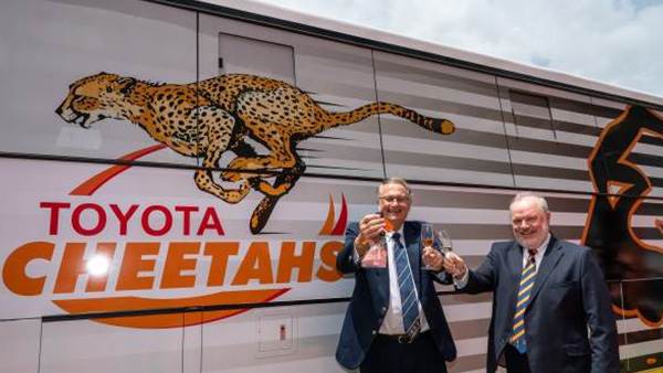 TOYOTA DELIVERS A BRAND-NEW BUS TO THE FREE STATE CHEETAHS image