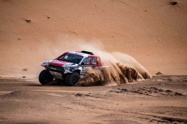 DISAPPOINTMENT IN ABU DHABI FOR LATEGAN/CUMMINGS AS BOOST ISSUE CURTAILS THEIR PROGRESS image