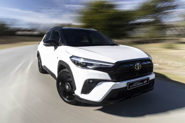 UPDATED: TOYOTA SELLS 9 423 VEHICLES IN PROTRACTED TRADING MONTH image