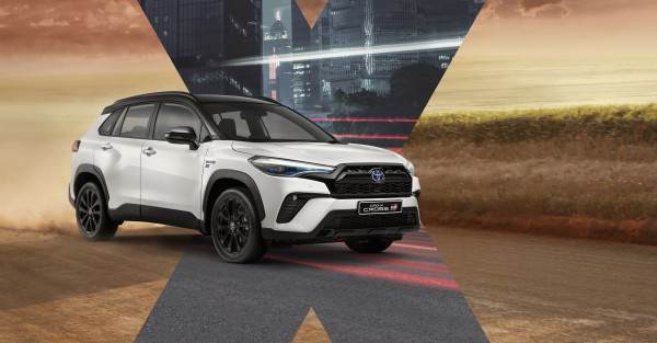 HILUX LEADS A RECORD SALES MONTH FOR TOYOTA image
